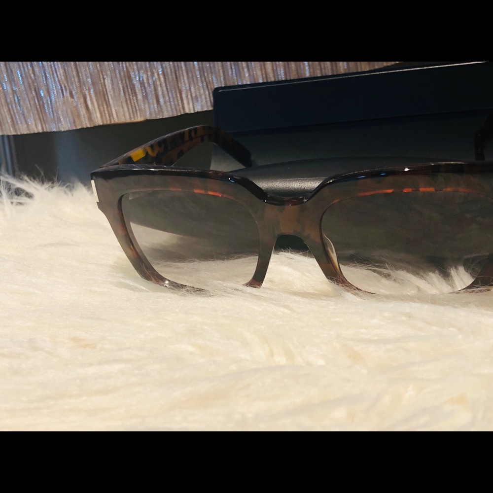 Yves Saint Laurent Black & Tortoise Leopard Print Sunglasses - Picture 4 of 11